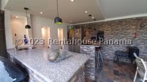 Venta de Casa con 243m2 en Versalles PH Versalles I 26-6258SR