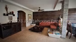 Venta de Casa con 243m2 en Versalles PH Versalles I 26-6258SR