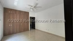 Venta de Casa con 498m2 en Clayton PH Senderos Cruces 26-4072SR