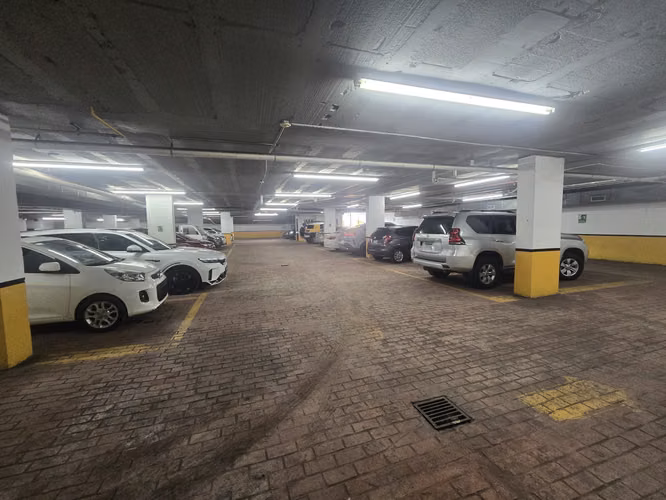 Venta Plaza comercial en Bella Vista. JR