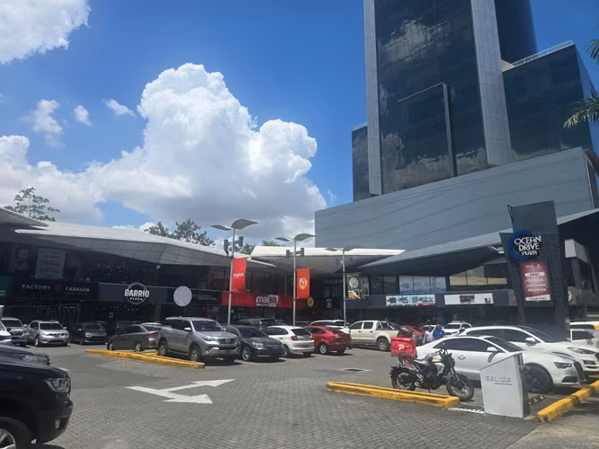 Venta de Plaza Comercial, Costa del Este. Panamá. JR
