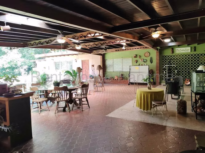Vendo Casa Espaciosa en Las Cumbres 26-4703GG