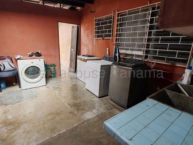 Vendo Casa Espaciosa en Las Cumbres 26-4703GG