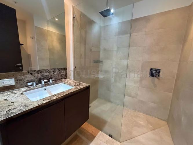 alquilo apartamento amoblado en punta pacifica OF 26-6300