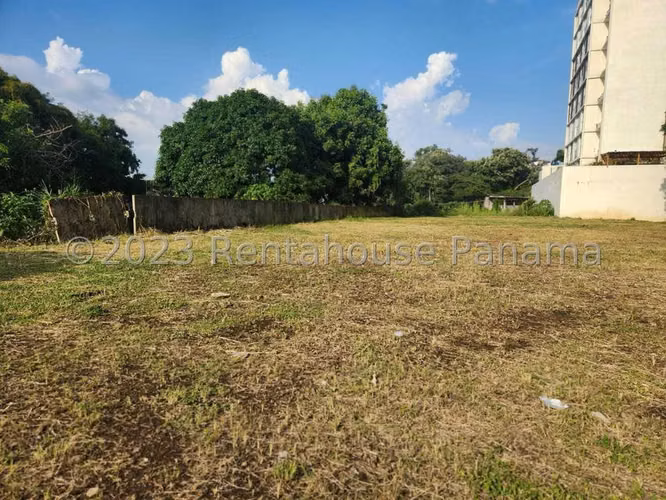 vendo terreno para desarrollo inmobiliario OF 24-2253