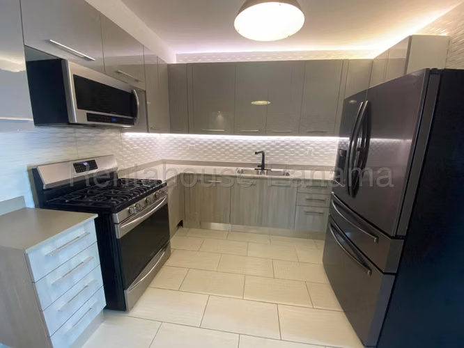 alquilo apartamento amoblado en san francisco OF 26-5021
