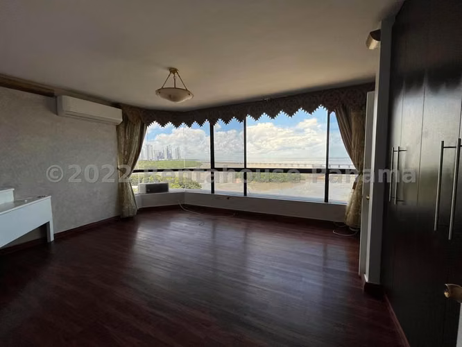 vendo apartamento en coco del mar OF 23-1799