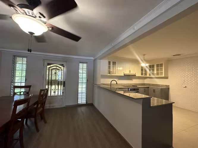Casa remodelada en venta en Llanos de Curundu Albrook