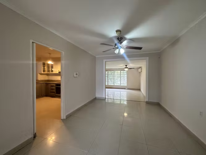 Casa remodelada en venta en Llanos de Curundu Albrook
