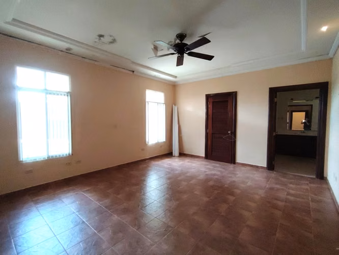 Espaciosa Casa en clima fresco - Sora Panama