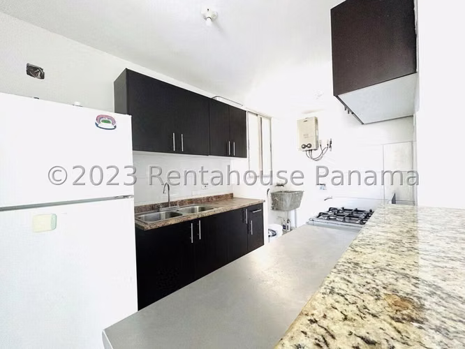 Apartamento en Venta en Torres de Toscana Condado del Rey 24YCG9815