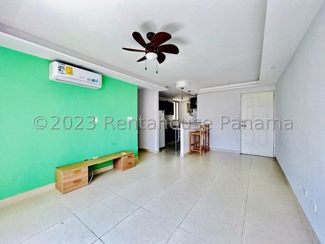Apartamento en Venta en Torres de Toscana Condado del Rey 24YCG9815