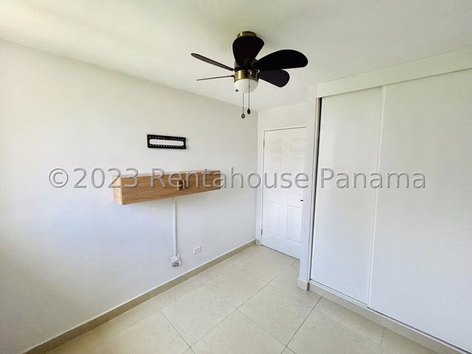Apartamento en Venta en Torres de Toscana Condado del Rey 24YCG9815