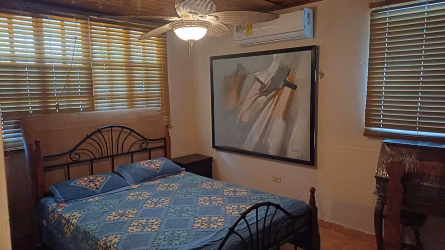 CASA DE PLAYA EN CORONADO - DENTRO DEL CLUB DE GOLF