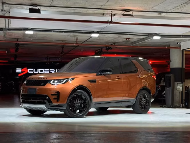 Land Rover Discovery HSE TD6 2018