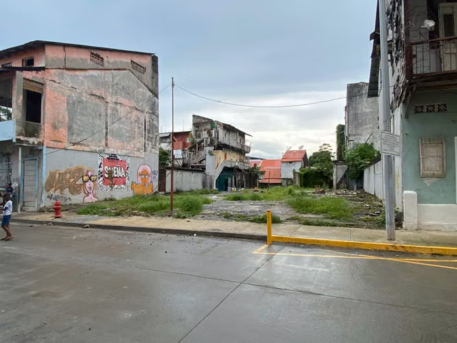 Vendo Lote en Casco Viejo