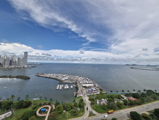 Vendo YACHT CLUB amoblado piso 28A $598,000 - Imagen 2