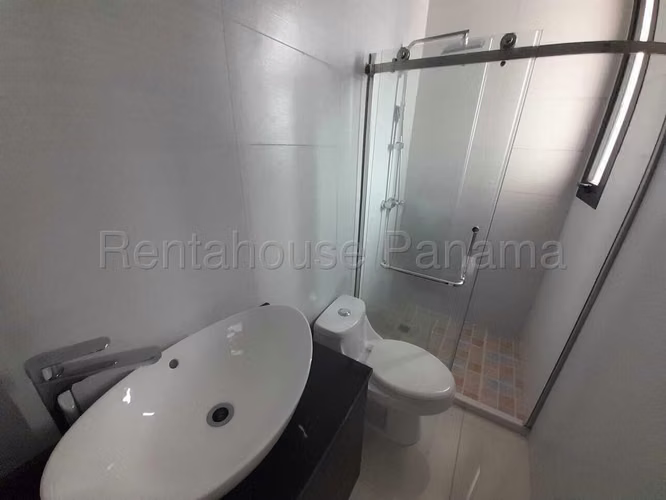 Venta apartamento con Iluminación Natural en El Carmen 25*7417Mfk