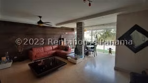 Venta de Casa con 243m2 en Versalles PH Versalles I 26-6258SR