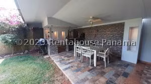 Venta de Casa con 243m2 en Versalles PH Versalles I 26-6258SR