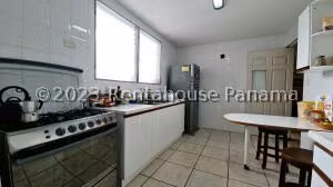 Venta de Casa con 326m2 en Brisas del Golf 26-1819SR
