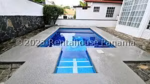 Venta de Casa con 326m2 en Brisas del Golf 26-1819SR