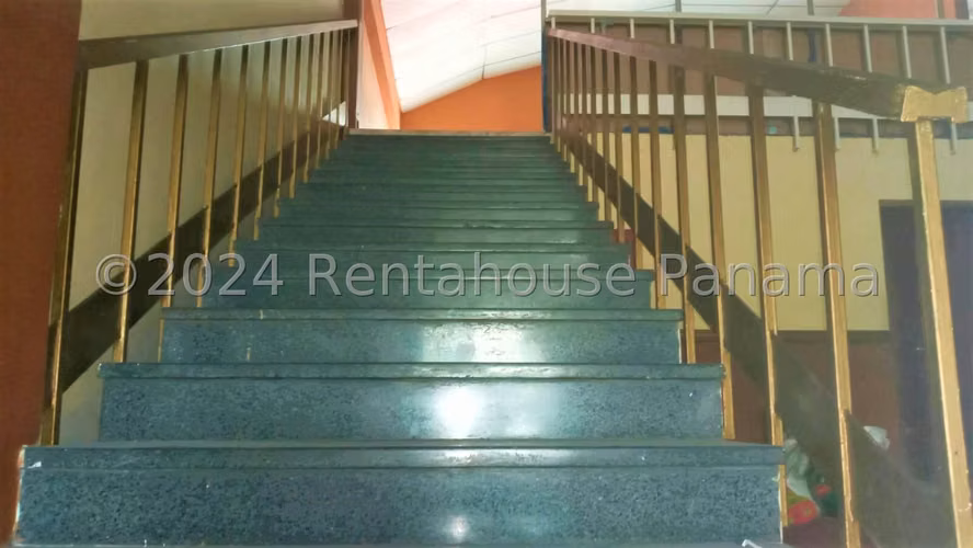Local / Edificio Comercial en Venta en Avenida Justo Arosemena – 300 m² Terreno JG