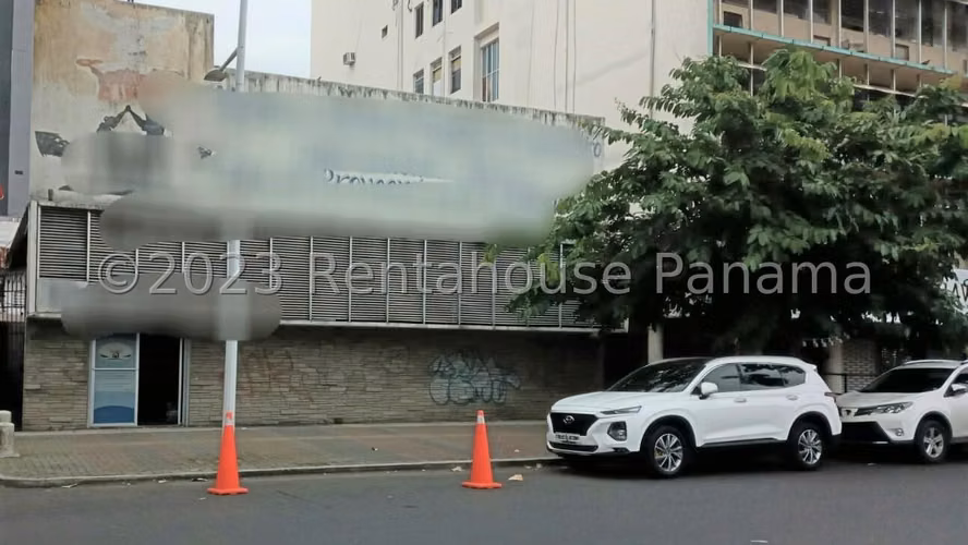 Local / Edificio Comercial en Venta en Avenida Justo Arosemena – 300 m² Terreno JG