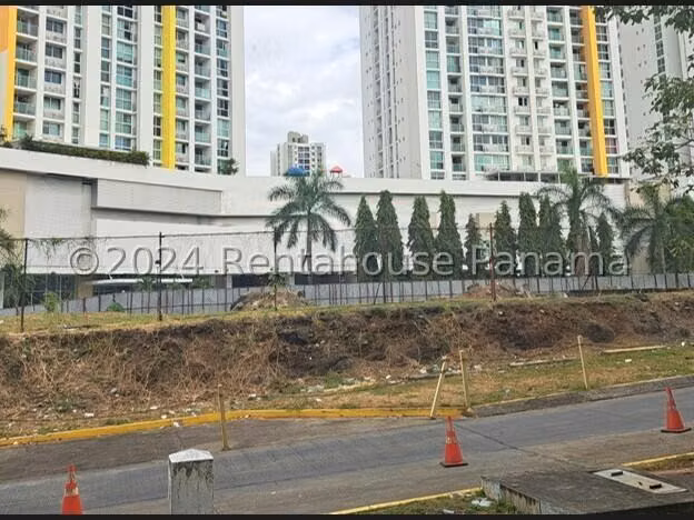 Terreno en Venta en Condado del Rey JG