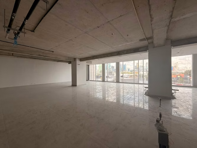Oficina Amplia de 425 m² en The Towers Plaza en Alquiler - Imagen 6