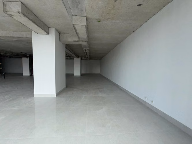 Oficina Amplia en gris de 425 m² en The Towers Plaza en Venta