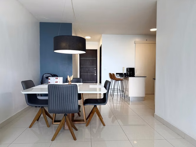 Vida en el skyline en Allure at the Park, Elegante Apartamento frente al Parque Urracá - Imagen 2