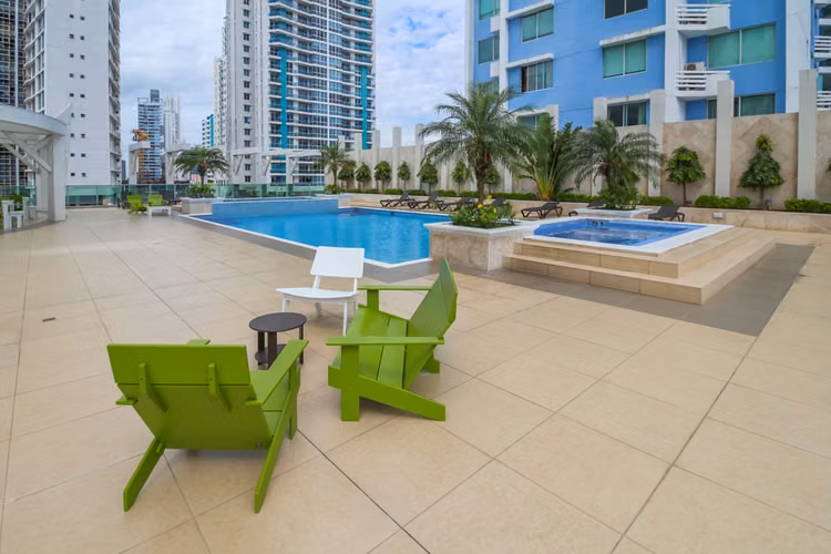 Vida en el skyline en Allure at the Park, Elegante Apartamento frente al Parque Urracá - Imagen 9