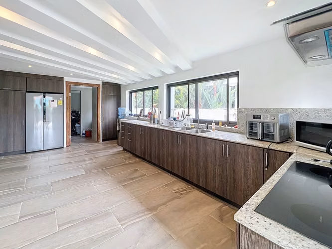 Venta de Casa con Piscina en Coronado – Club de Golf