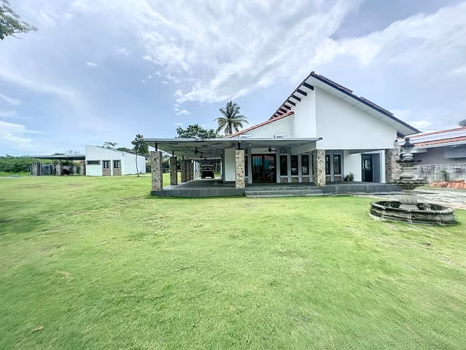 Venta de Casa con Piscina en Coronado – Club de Golf