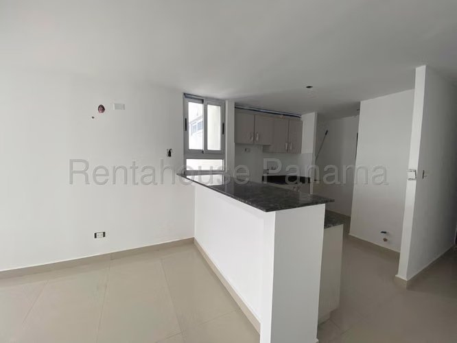 Vendo Apartamento Familiar en PH Park Point, Carrasquilla 26-2738GG
