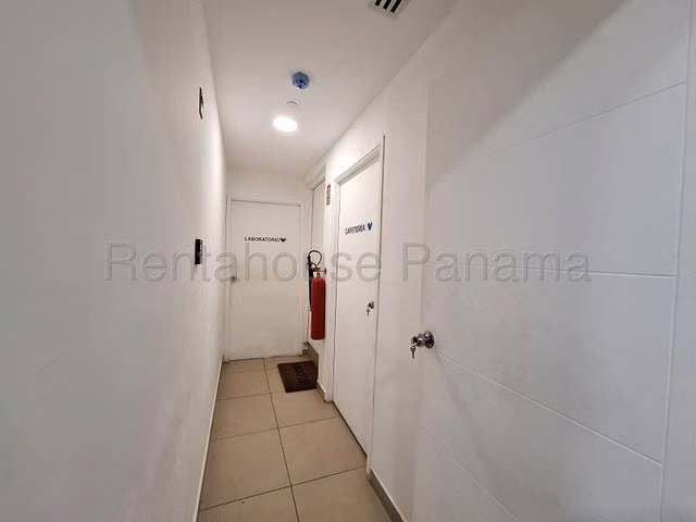 Alquiler local comercial Liberty Plaza JM