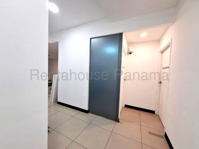 Alquiler local comercial Liberty Plaza JM