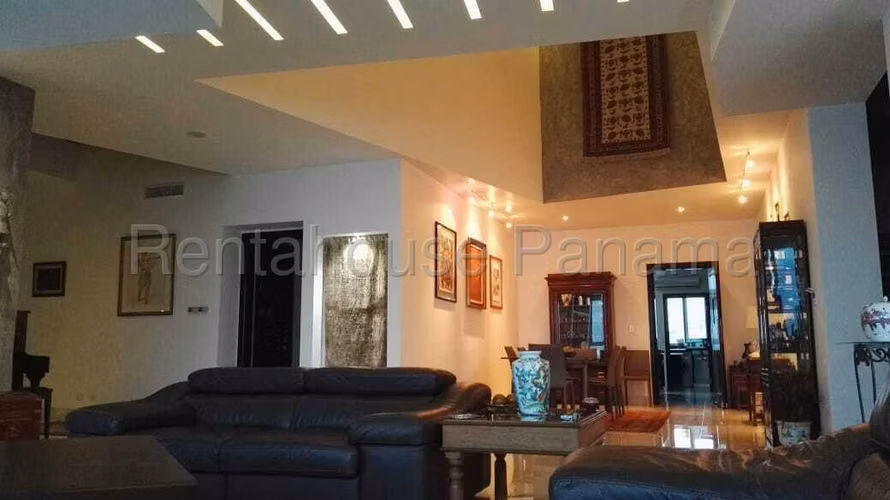 Se Vende Apartamento en Costa del Este LA26-3596