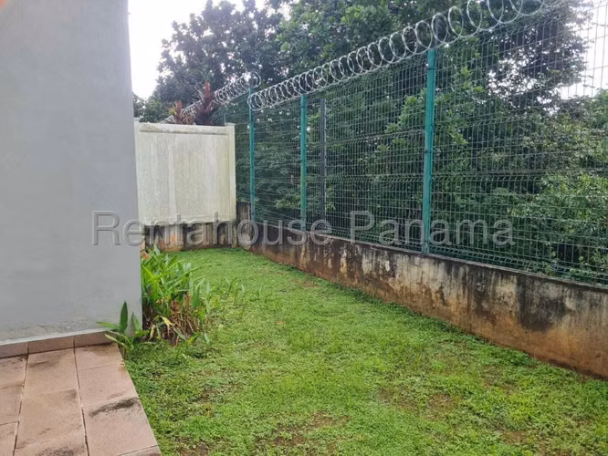 Se Vende Casa en Brisas Del Golf MDV26-2447