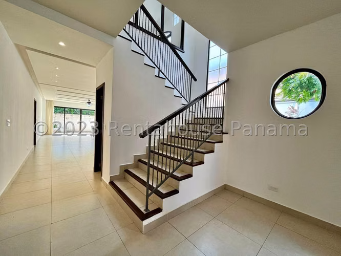 House for Sale in Costa Sur AFC 25-6082