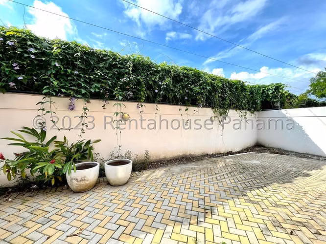 Casa en Venta en Costa Sur AFC 25-6082