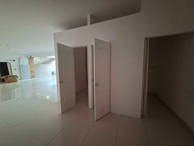 Oportunidad de alquiler de local cerca de Av. Balboa DP - Imagen 8
