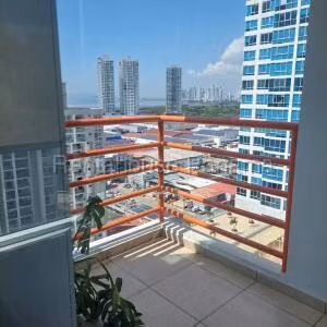 Venta de Apartamento con 147m2 en Costa Del Este PH Sol Del Este 26-3835SR