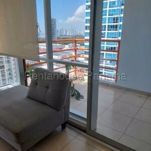 Venta de Apartamento con 147m2 en Costa Del Este PH Sol Del Este 26-3835SR