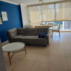 Venta de Apartamento con 147m2 en Costa Del Este PH Sol Del Este 26-3835SR
