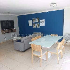 Venta de Apartamento con 147m2 en Costa Del Este PH Sol Del Este 26-3835SR