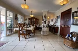 Venta de Casa con 348m2 en Brisas del Golf PH Brisas del Pacifico 25-5917SR