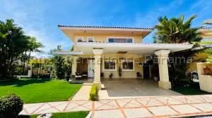 Venta de Casa Amplia y Elegante de 400m² en PH Villa Alta, Brisas del Golf 26-3120SR
