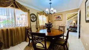 Venta de Casa Amplia y Elegante de 400m² en PH Villa Alta, Brisas del Golf 26-3120SR